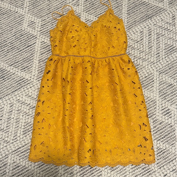 H&M Yellow Lace Dress - Picture 1 of 1